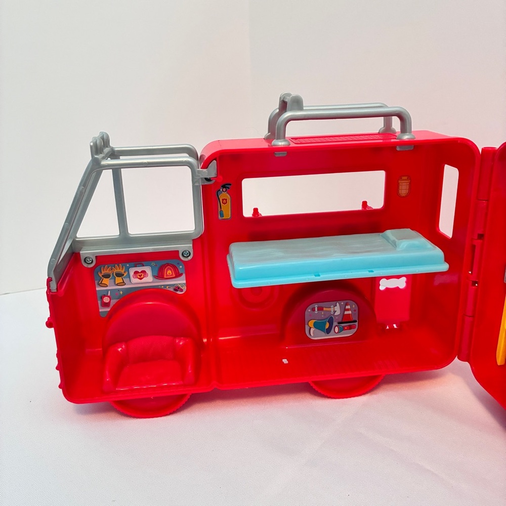 Barbie Chelsea Fire Truck Playset - Picture 4 of 7
